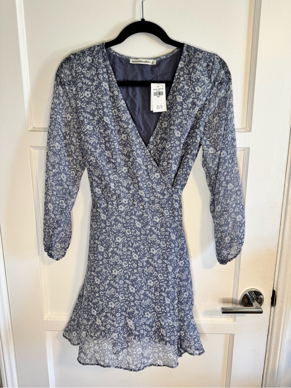 NWT Abercrombie & Fitch Blue Floral Long Sleeve Wrap Mini Dress S